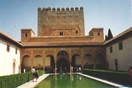 alhambra.jpg (30124 bytes)
